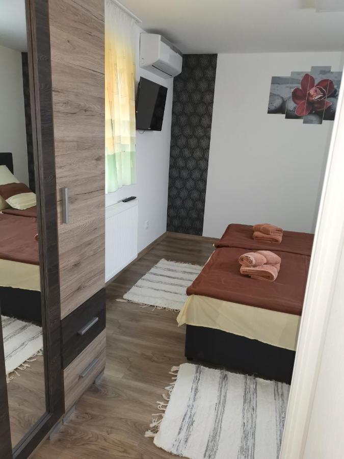 Lili Apartman Harkany Luaran gambar