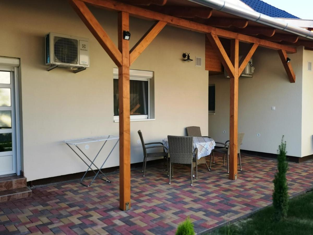 Lili Apartman Harkany Luaran gambar